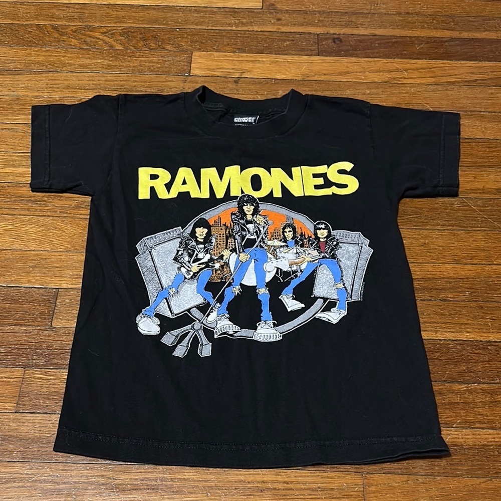 Ramones Black Graphic Youth T-Shirt, “Road to Ruin”, Sz M